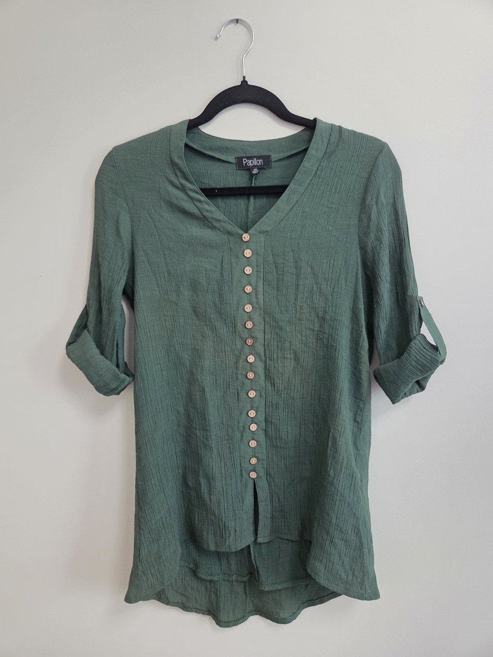 Papillon Blanc Green Button-Down V-Neck Tunic Top